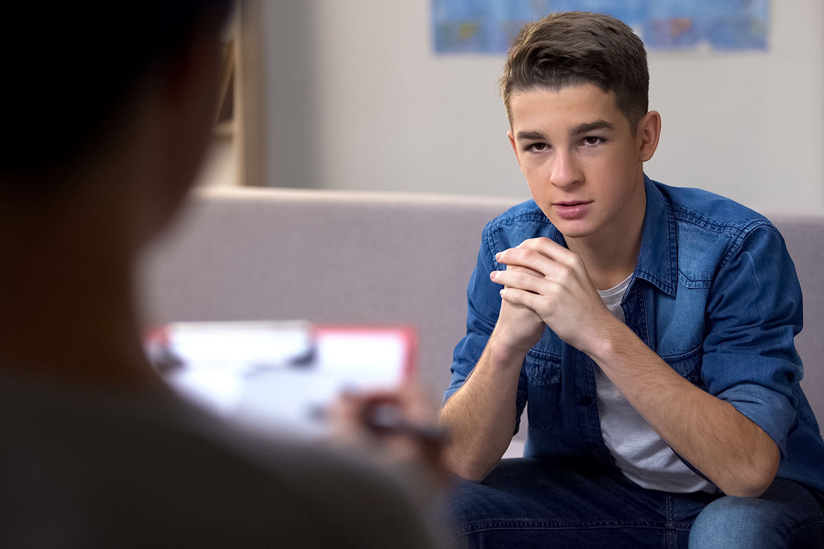 therapist with patient in teen residential treatment